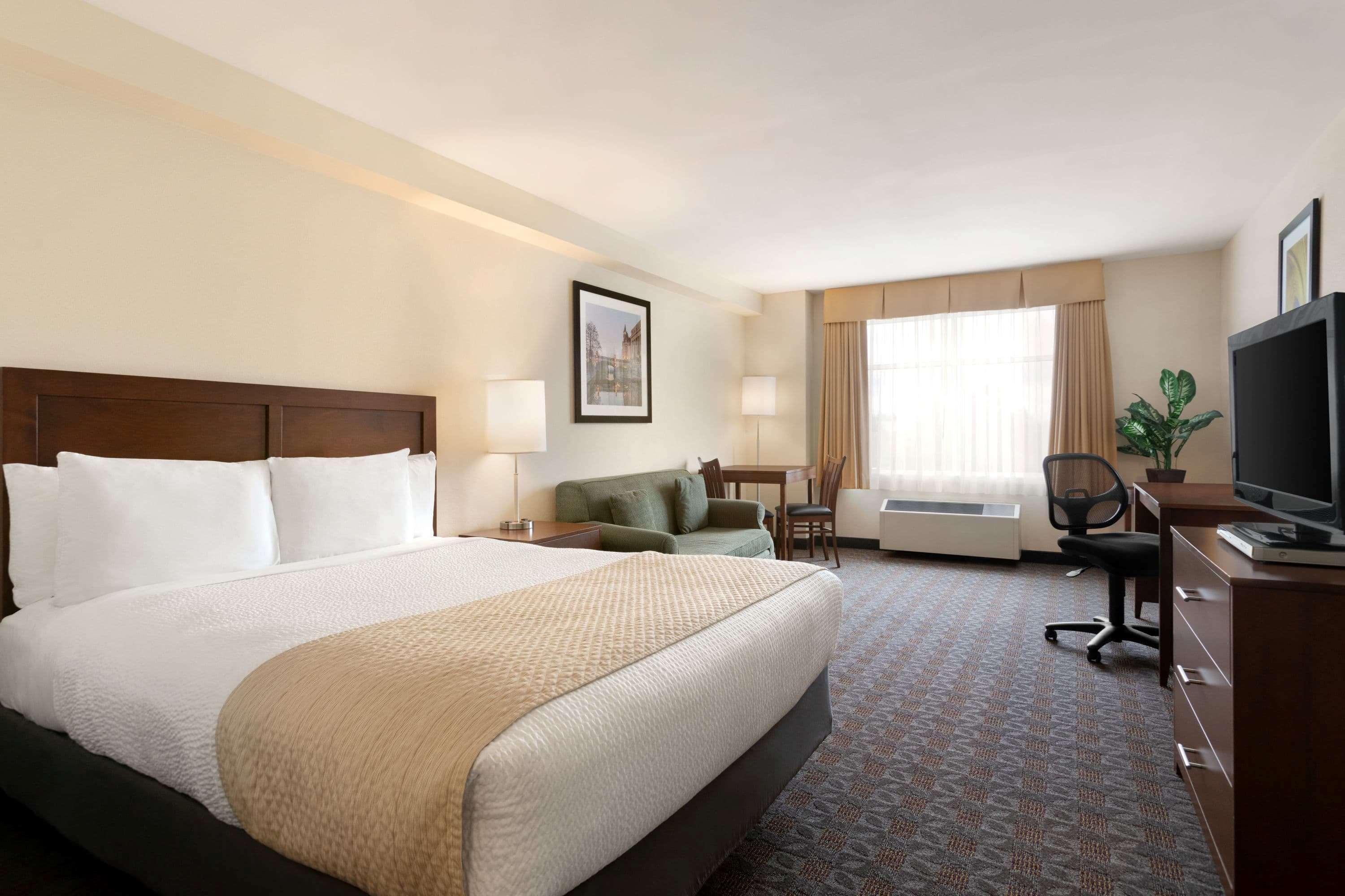 Days Inn By Wyndham Ottawa Airport Exteriör bild