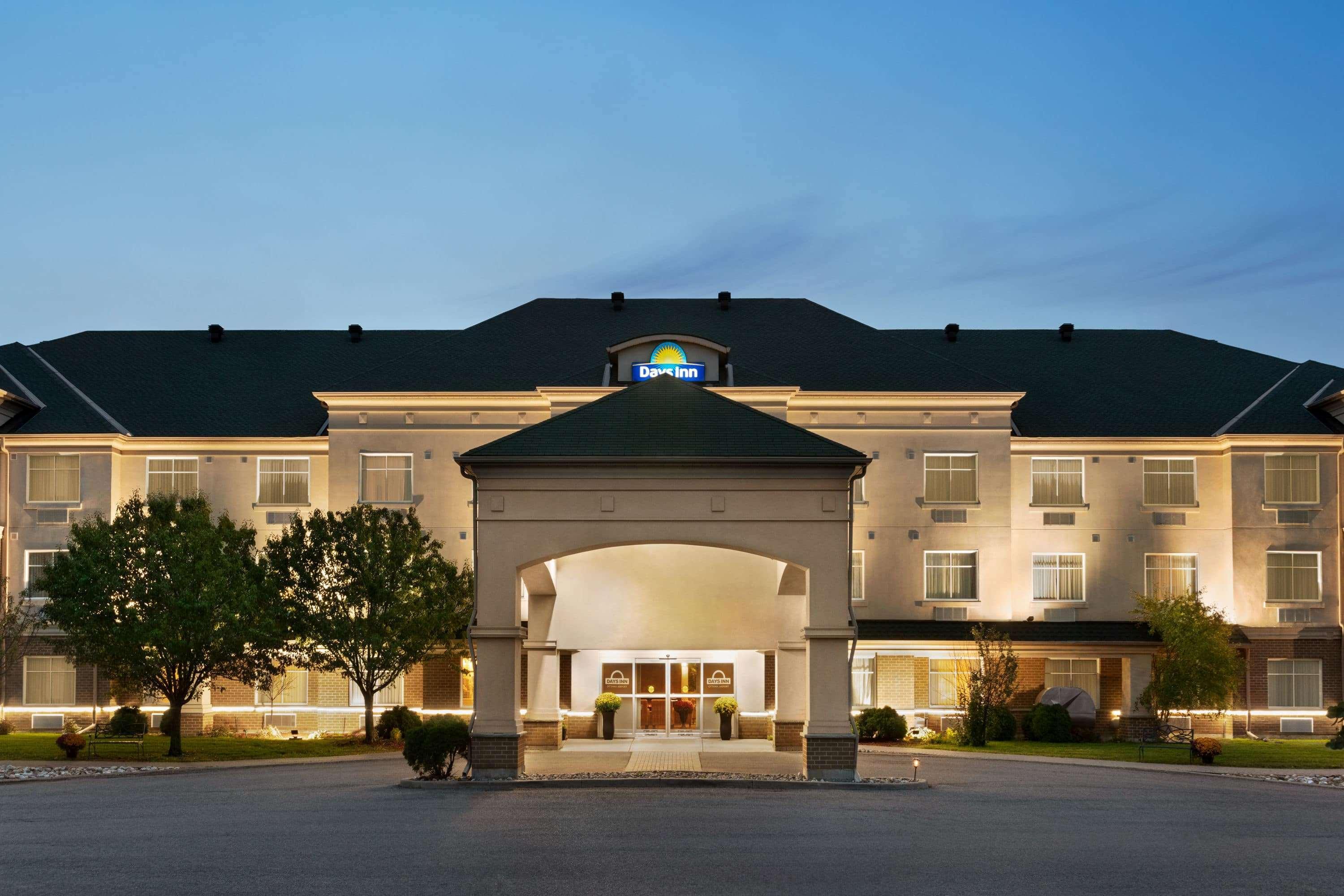 Days Inn By Wyndham Ottawa Airport Exteriör bild