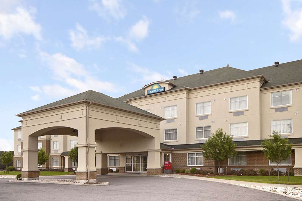Days Inn By Wyndham Ottawa Airport Exteriör bild