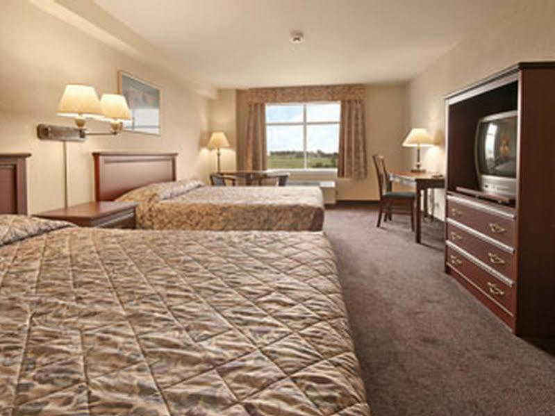 Days Inn By Wyndham Ottawa Airport Exteriör bild